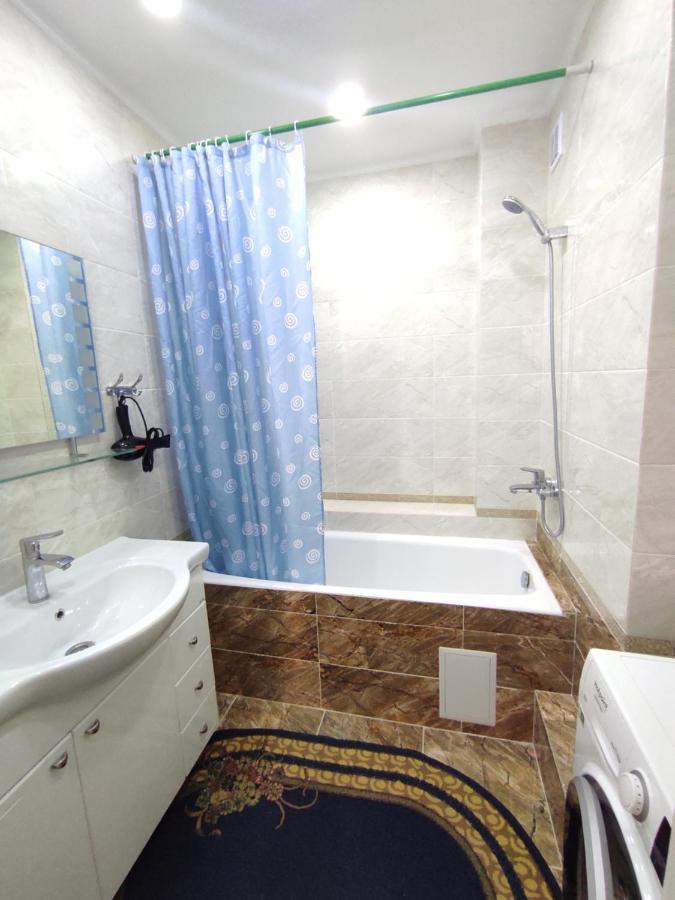 Prestigious Apartment In Bishkek Bagian luar foto